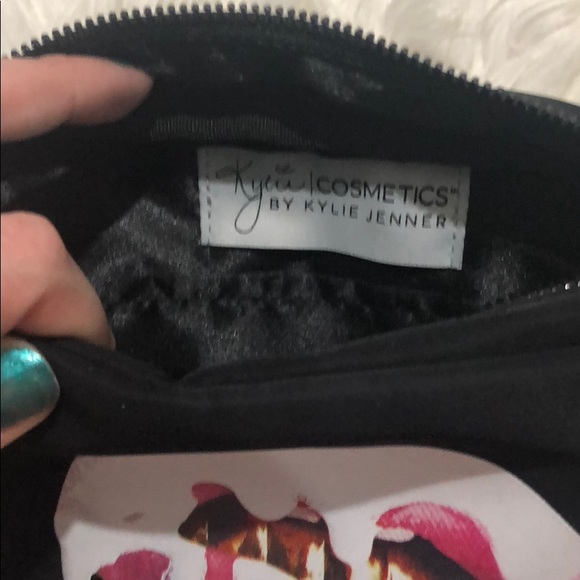 Kylie Cosmetics lips makeup bag❤️ - Picture 2 of 8